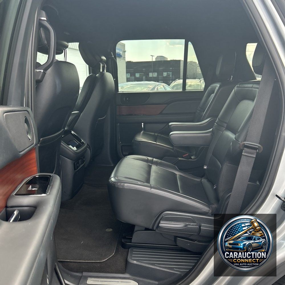 2023 Lincoln Navigator Standard