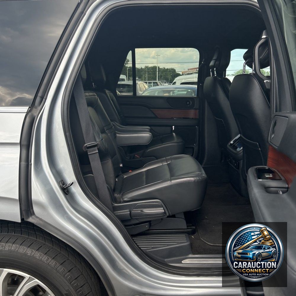 2023 Lincoln Navigator Standard