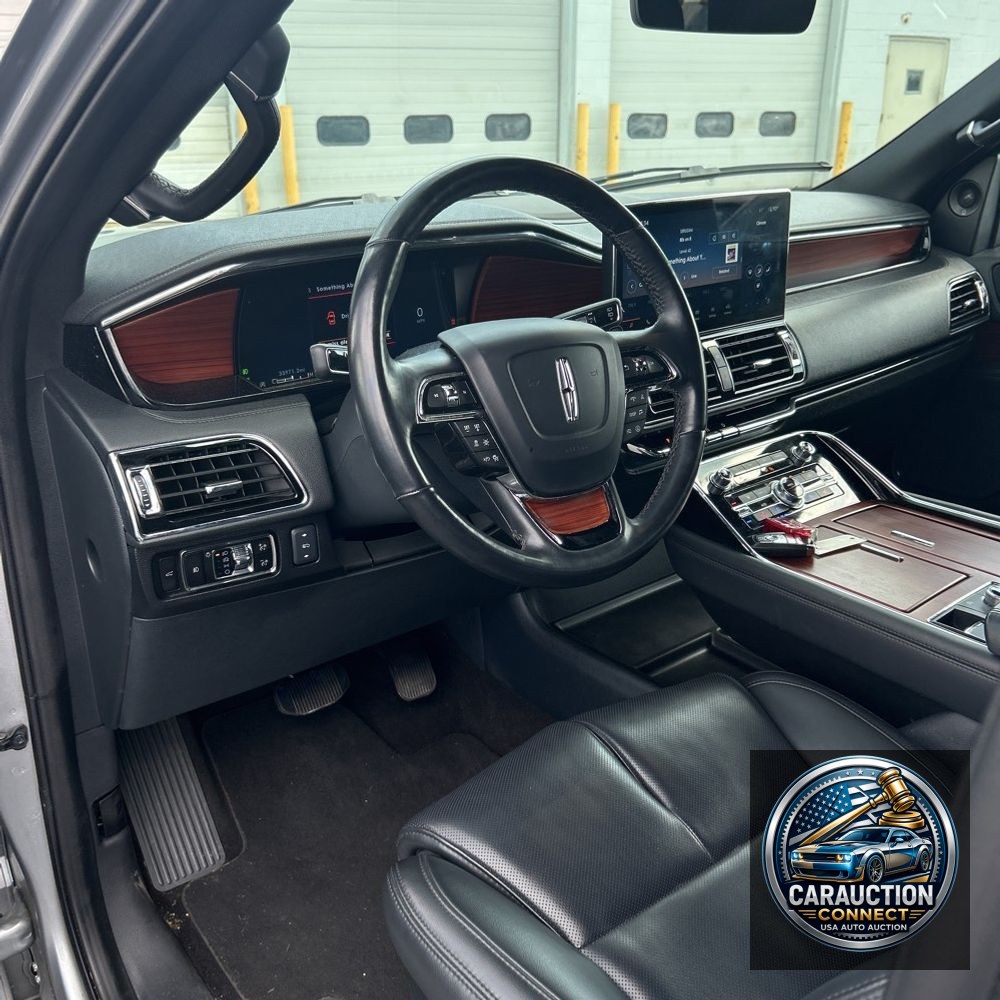 2023 Lincoln Navigator Standard