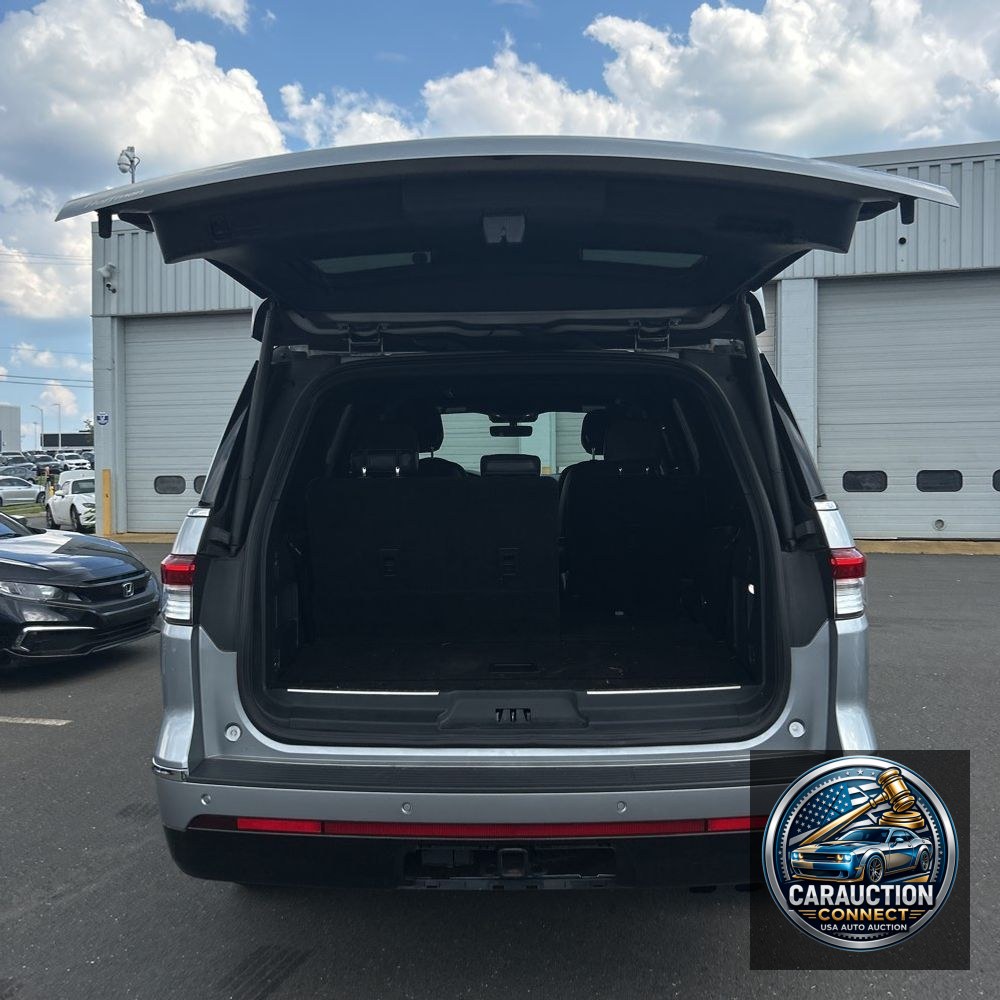 2023 Lincoln Navigator Standard
