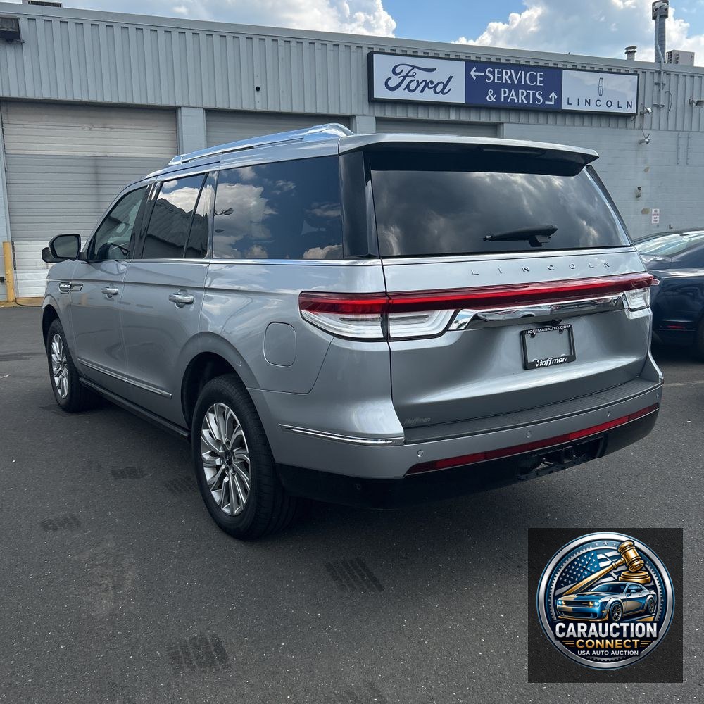 2023 Lincoln Navigator Standard