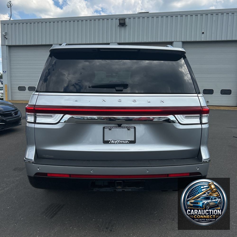 2023 Lincoln Navigator Standard
