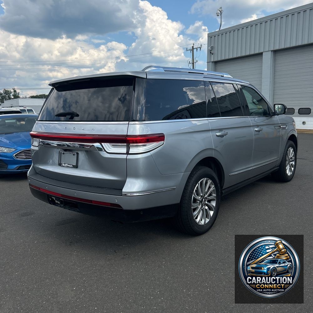 2023 Lincoln Navigator Standard
