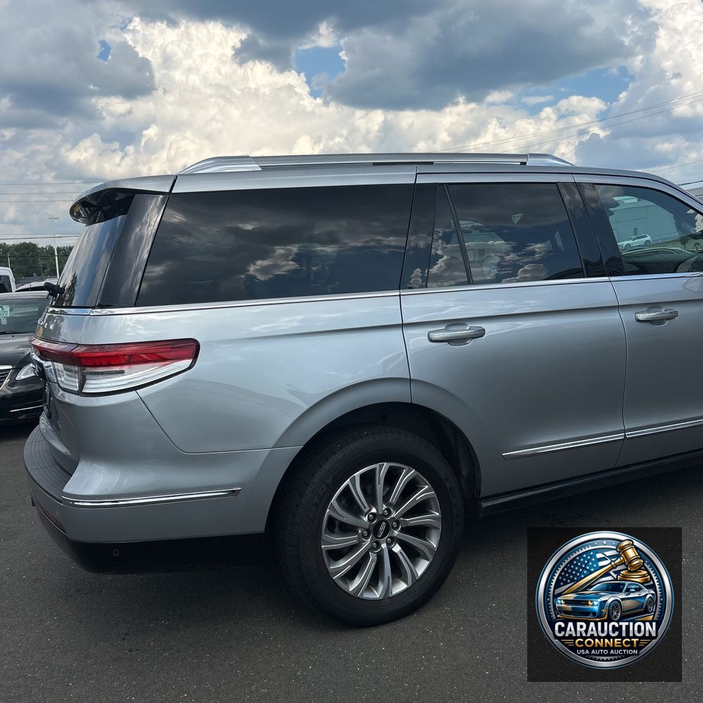 2023 Lincoln Navigator Standard
