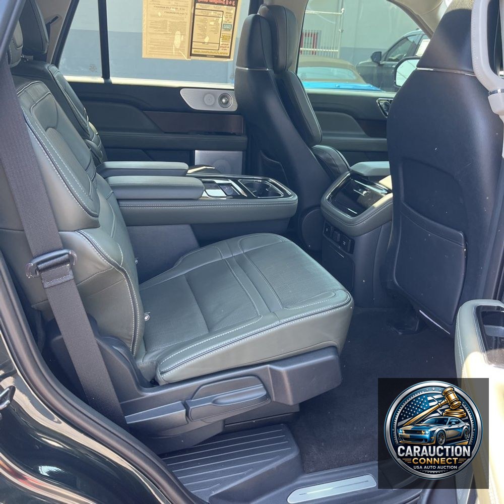 2022 Lincoln Navigator Black Label