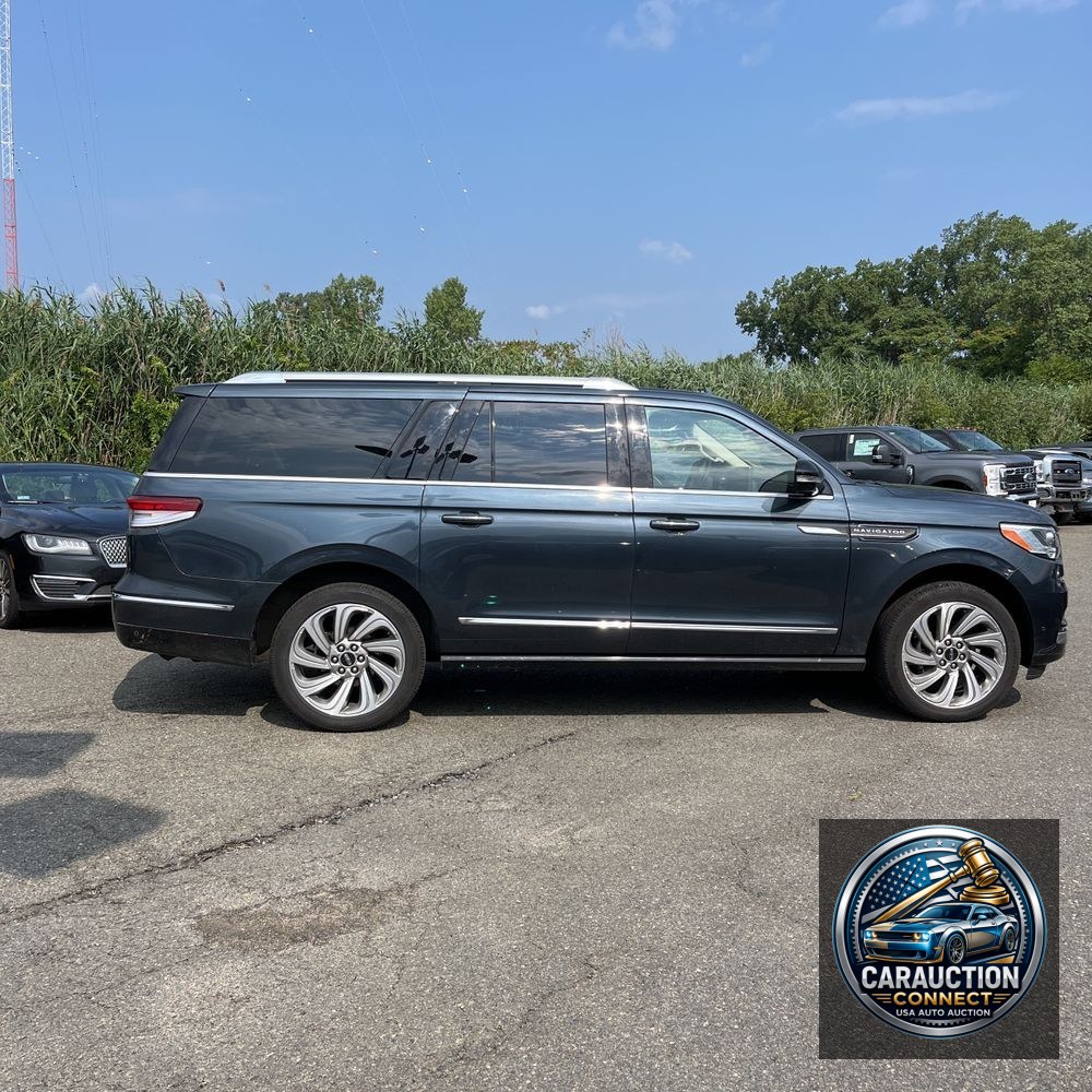 2022 Lincoln Navigator L Reserve