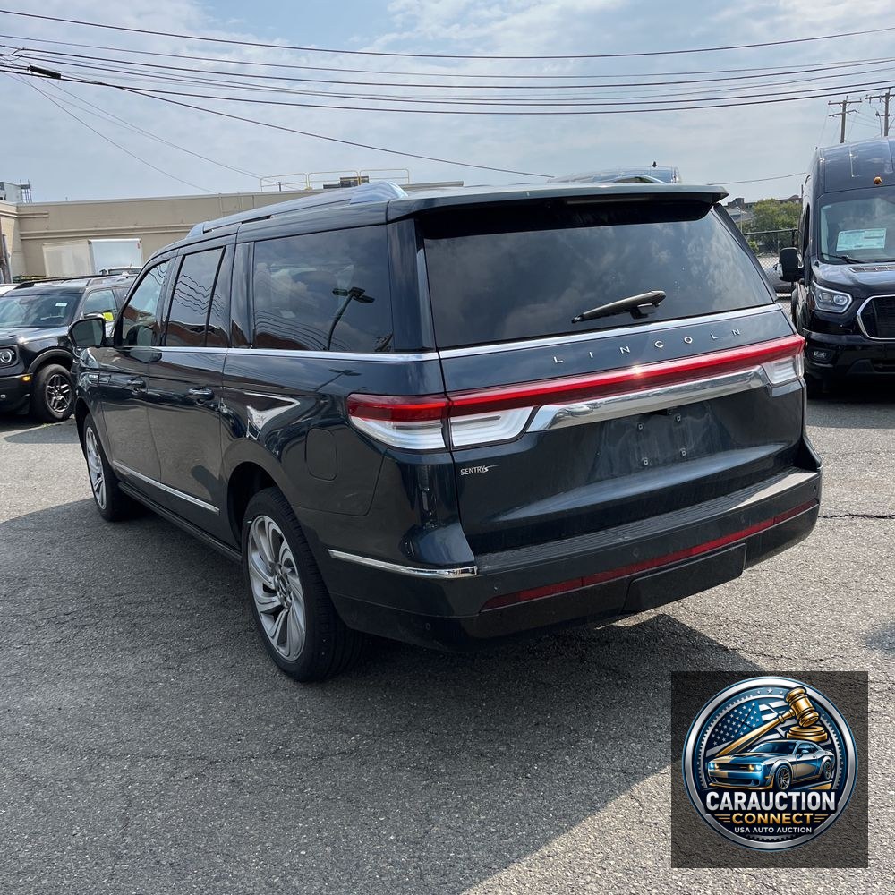 2022 Lincoln Navigator L Reserve