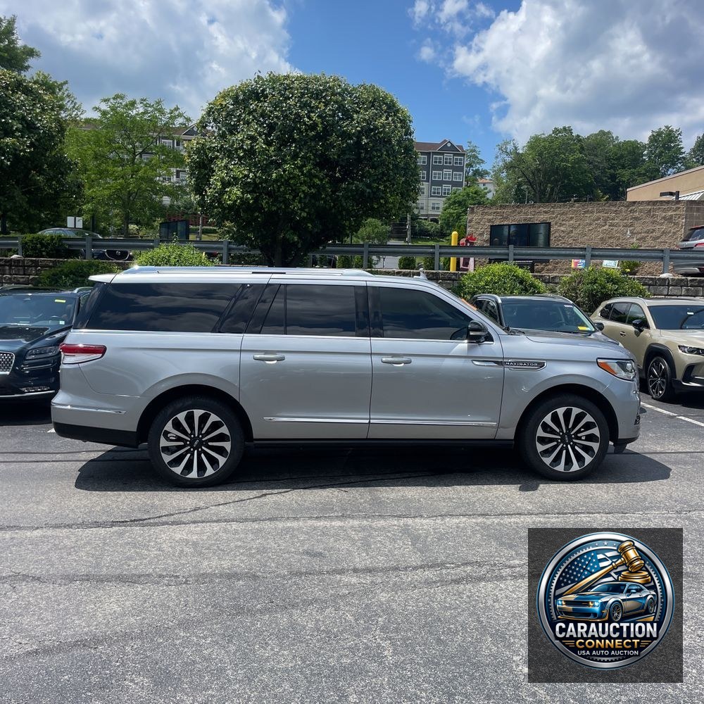 2022 Lincoln Navigator L Reserve