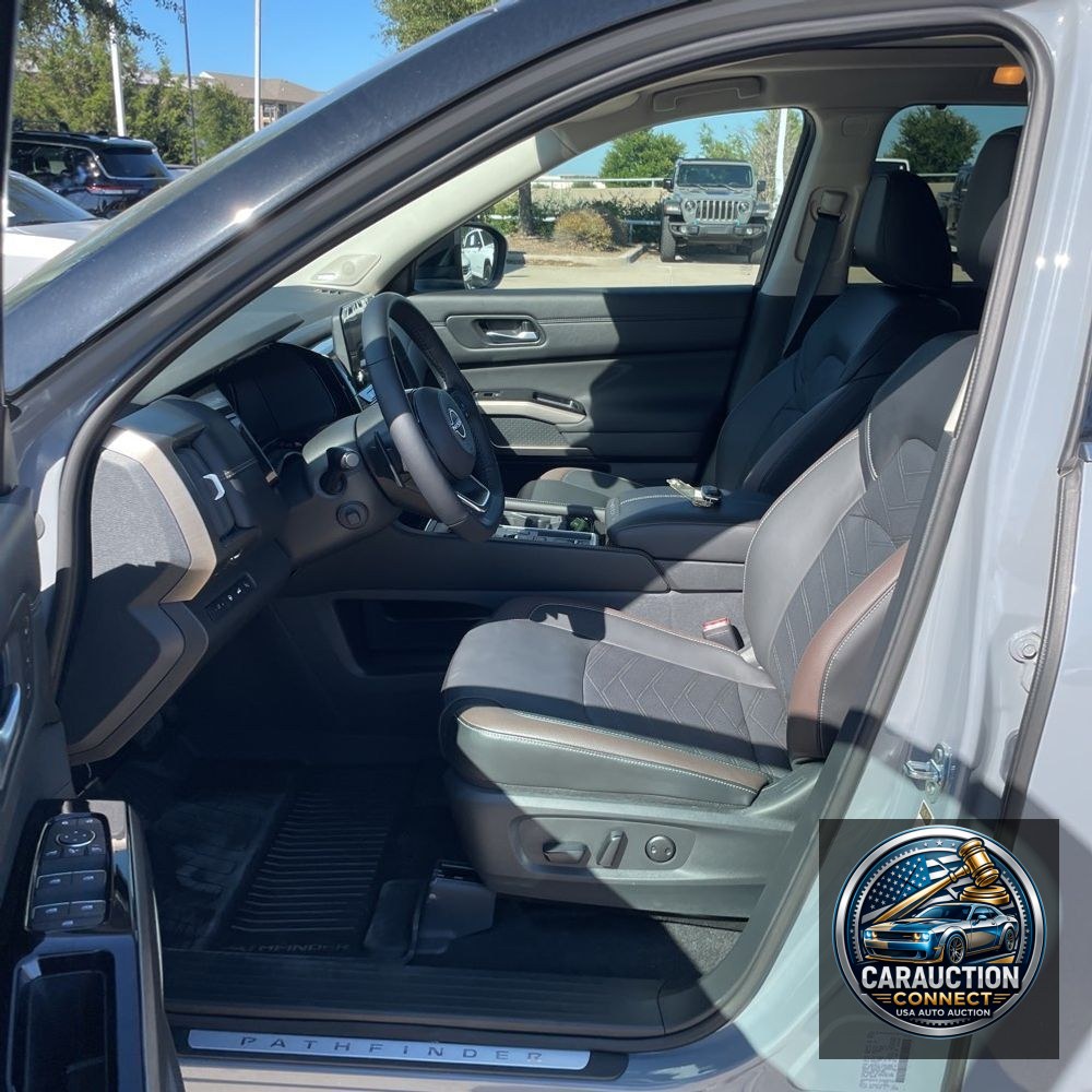 2025 Nissan Pathfinder Platinum