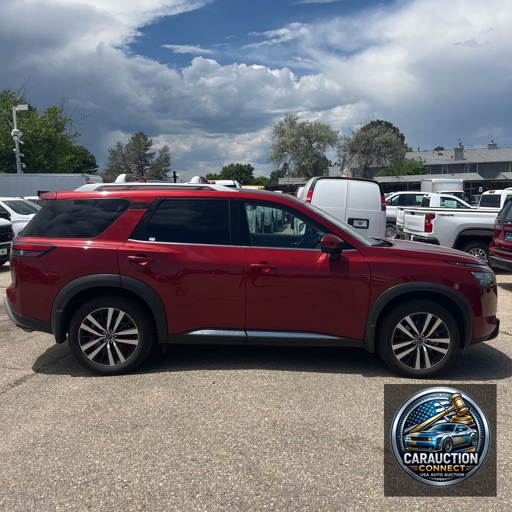 2025 Nissan Pathfinder Platinum 4D SUV FWD