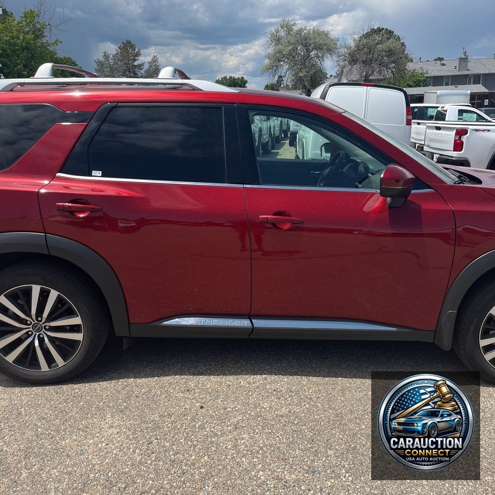 2025 Nissan Pathfinder Platinum 4D SUV FWD