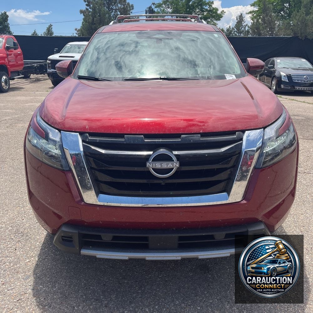 2025 Nissan Pathfinder Platinum 4D SUV FWD