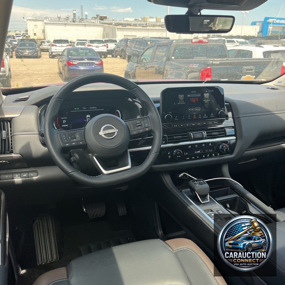 2025 Nissan Pathfinder Platinum 4D SUV FWD
