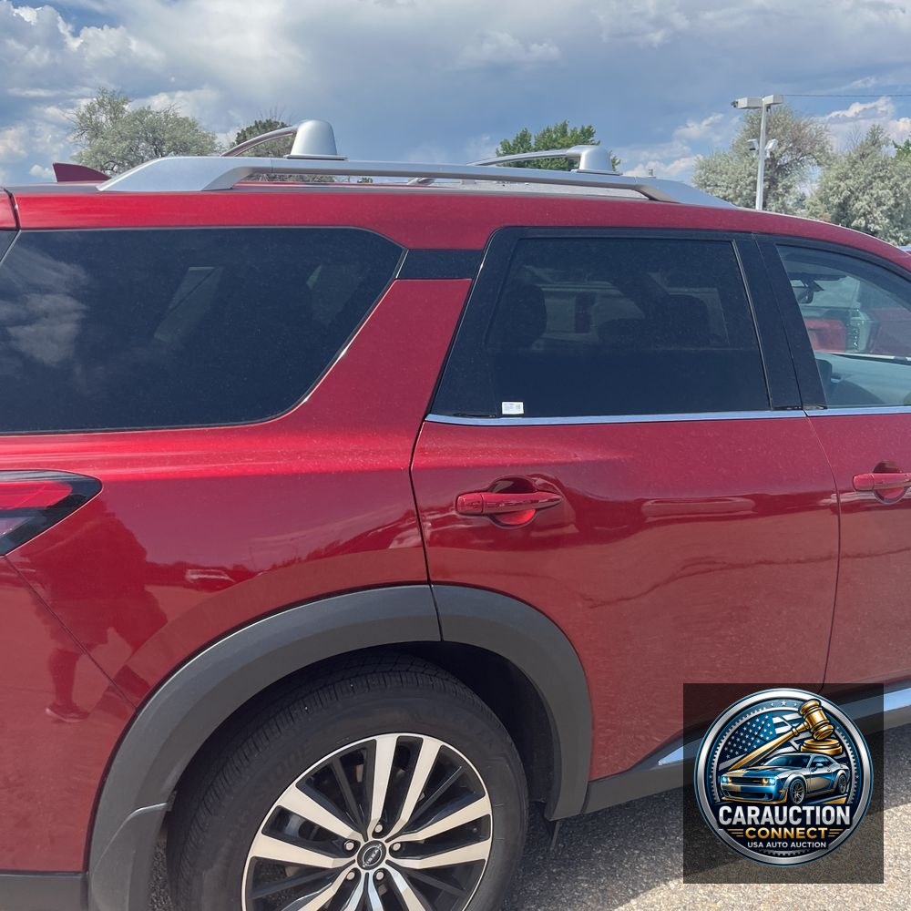 2025 Nissan Pathfinder Platinum 4D SUV FWD