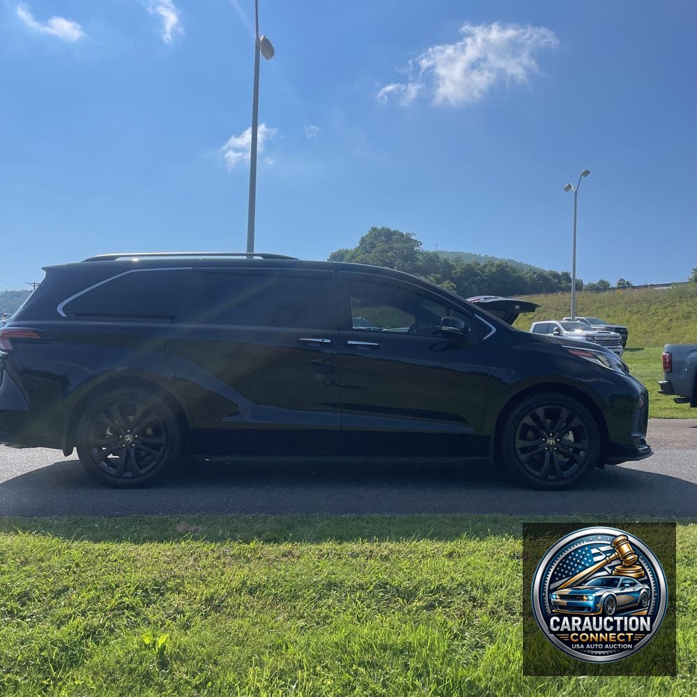 2024 Toyota Sienna XSE 7-Passenger