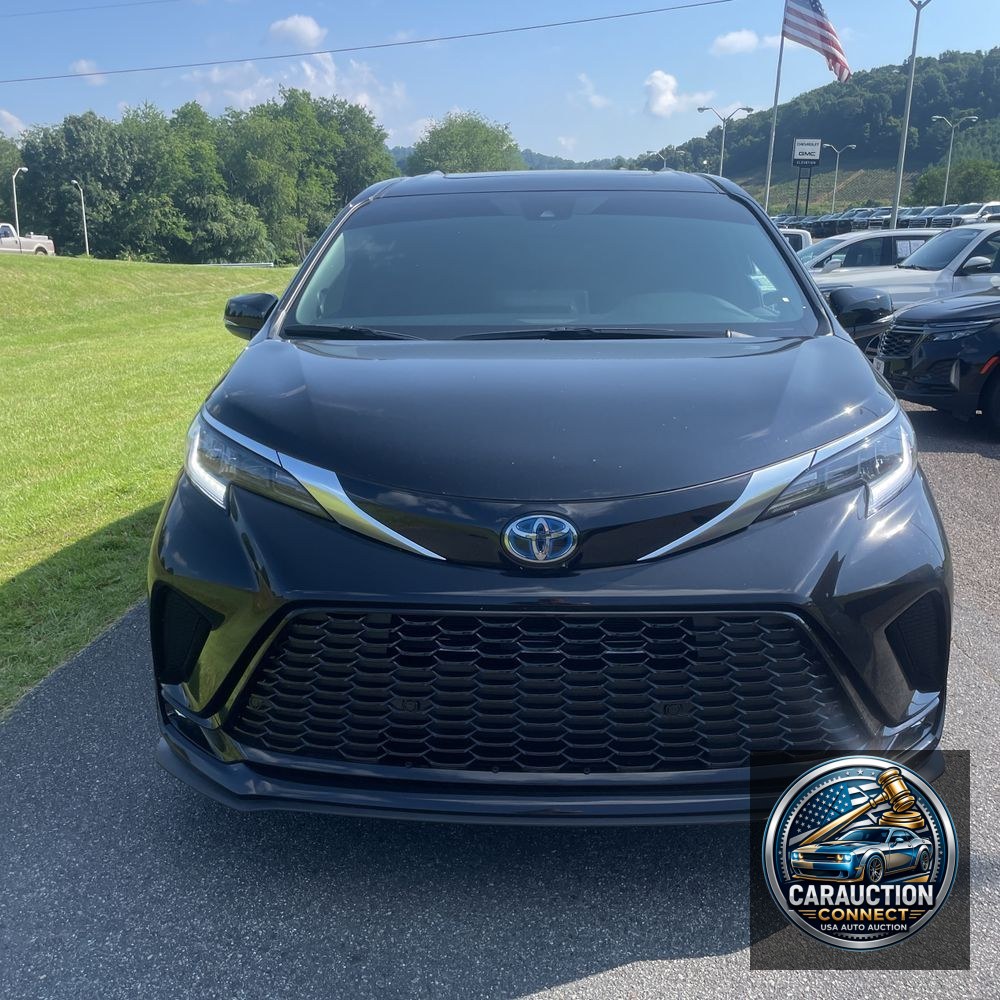 2024 Toyota Sienna XSE 7-Passenger