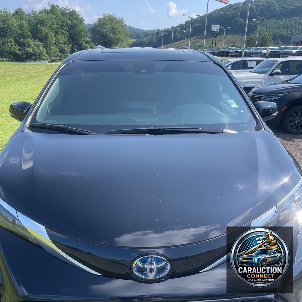2024 Toyota Sienna XSE 7-Passenger