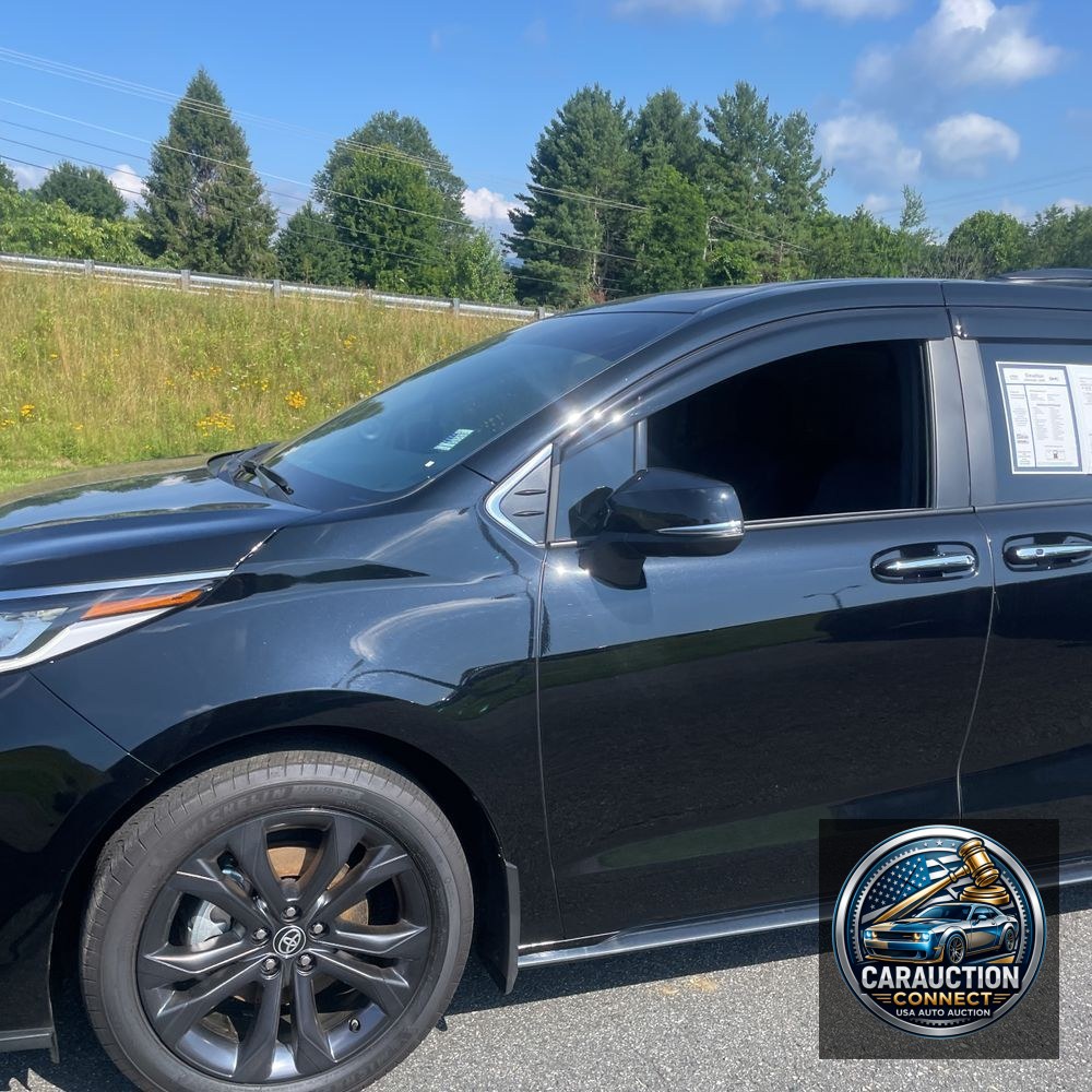 2024 Toyota Sienna XSE 7-Passenger