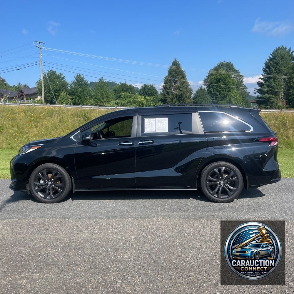 2024 Toyota Sienna XSE 7-Passenger