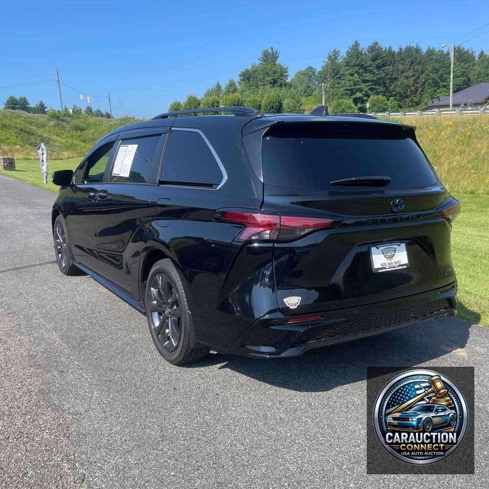 2024 Toyota Sienna XSE 7-Passenger