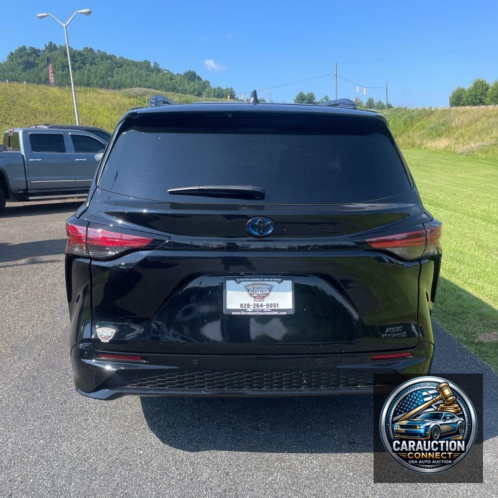 2024 Toyota Sienna XSE 7-Passenger