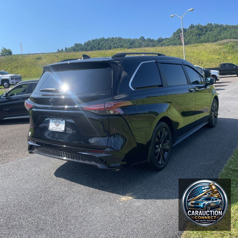 2024 Toyota Sienna XSE 7-Passenger