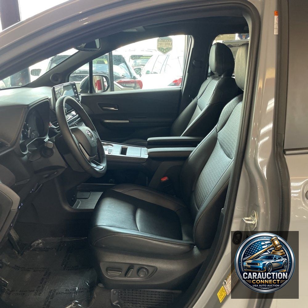 2024 Toyota Sienna Woodland Edition
