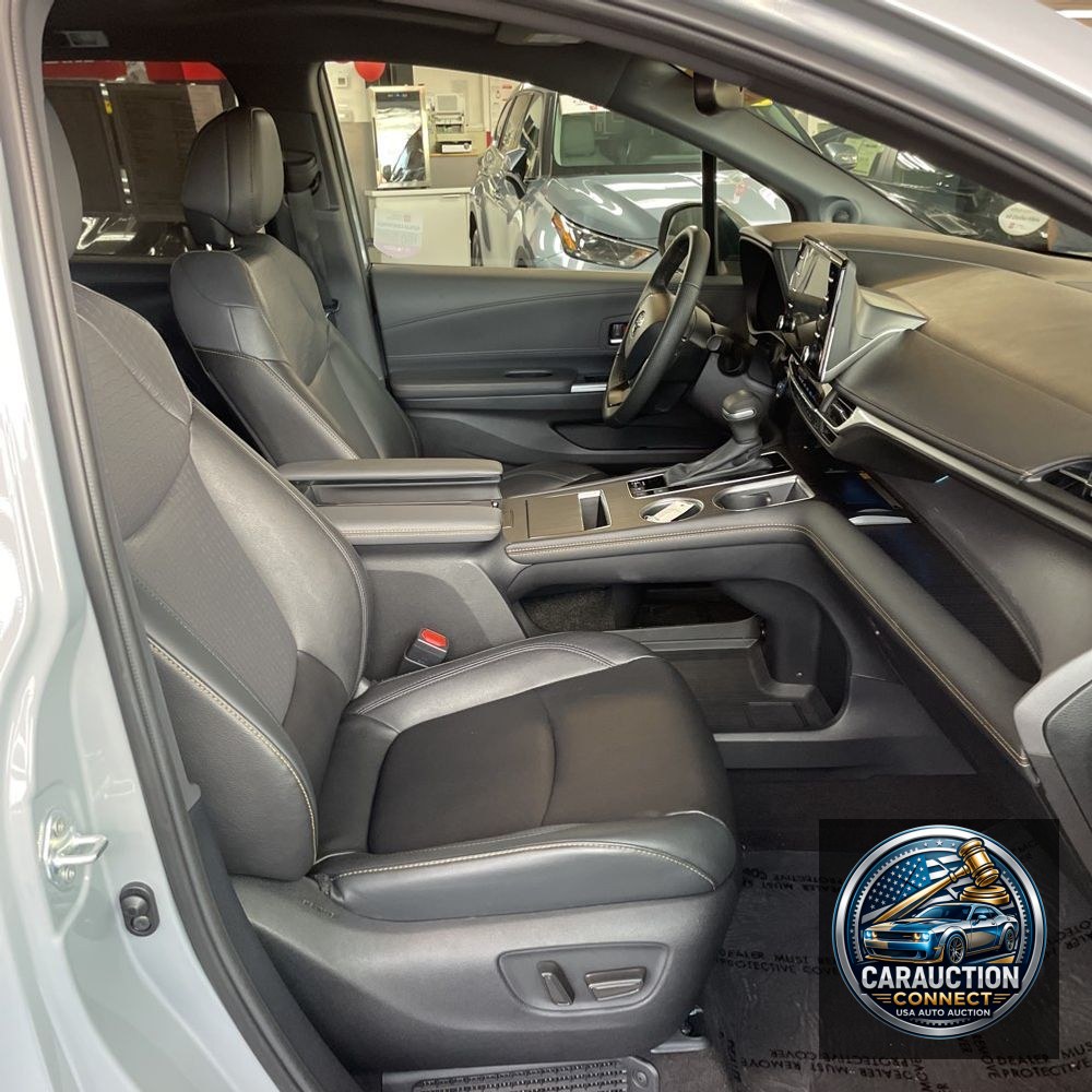 2024 Toyota Sienna Woodland Edition