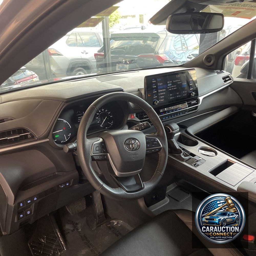 2024 Toyota Sienna Woodland Edition