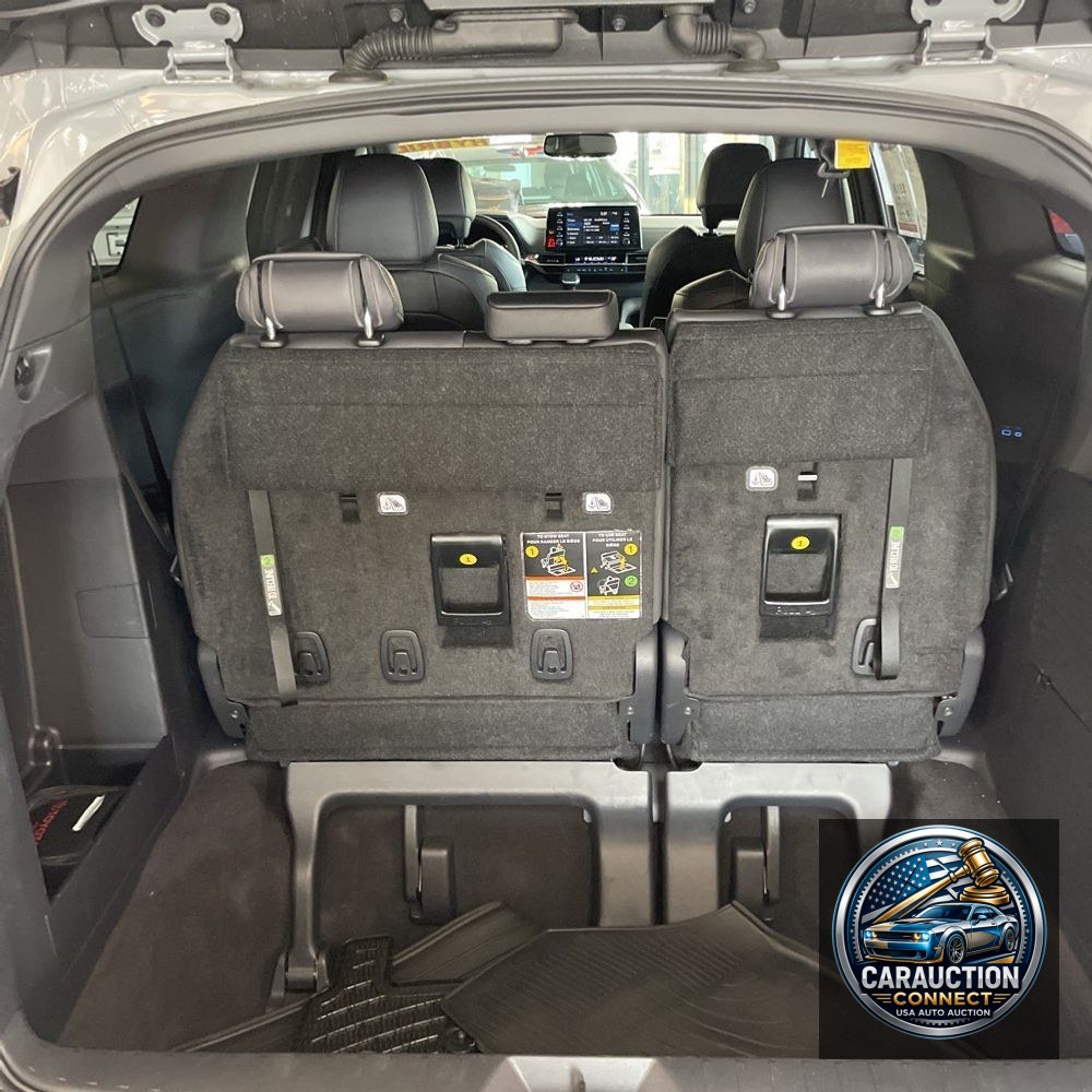 2024 Toyota Sienna Woodland Edition