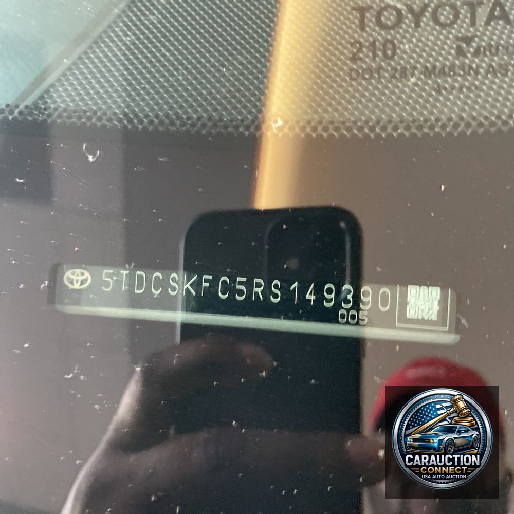 2024 Toyota Sienna Woodland Edition