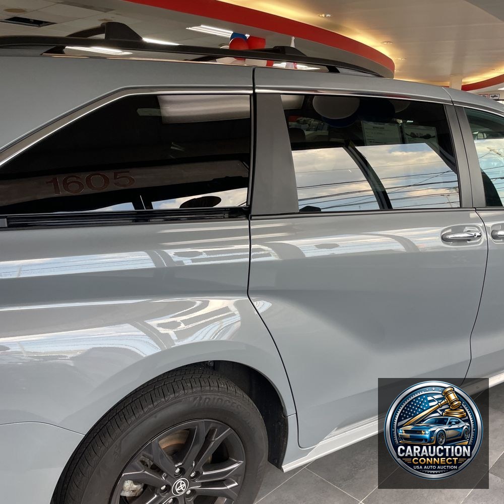 2024 Toyota Sienna Woodland Edition
