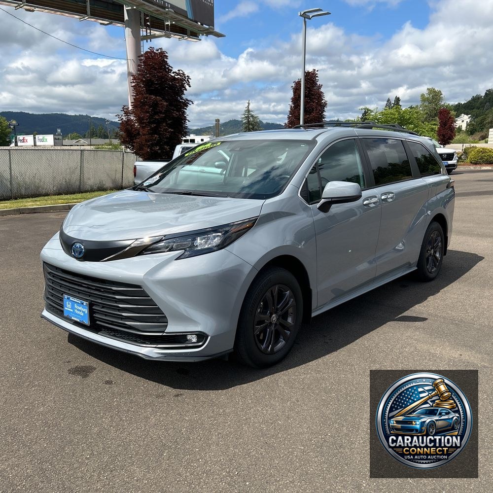 2024 Toyota Sienna Woodland Edition
