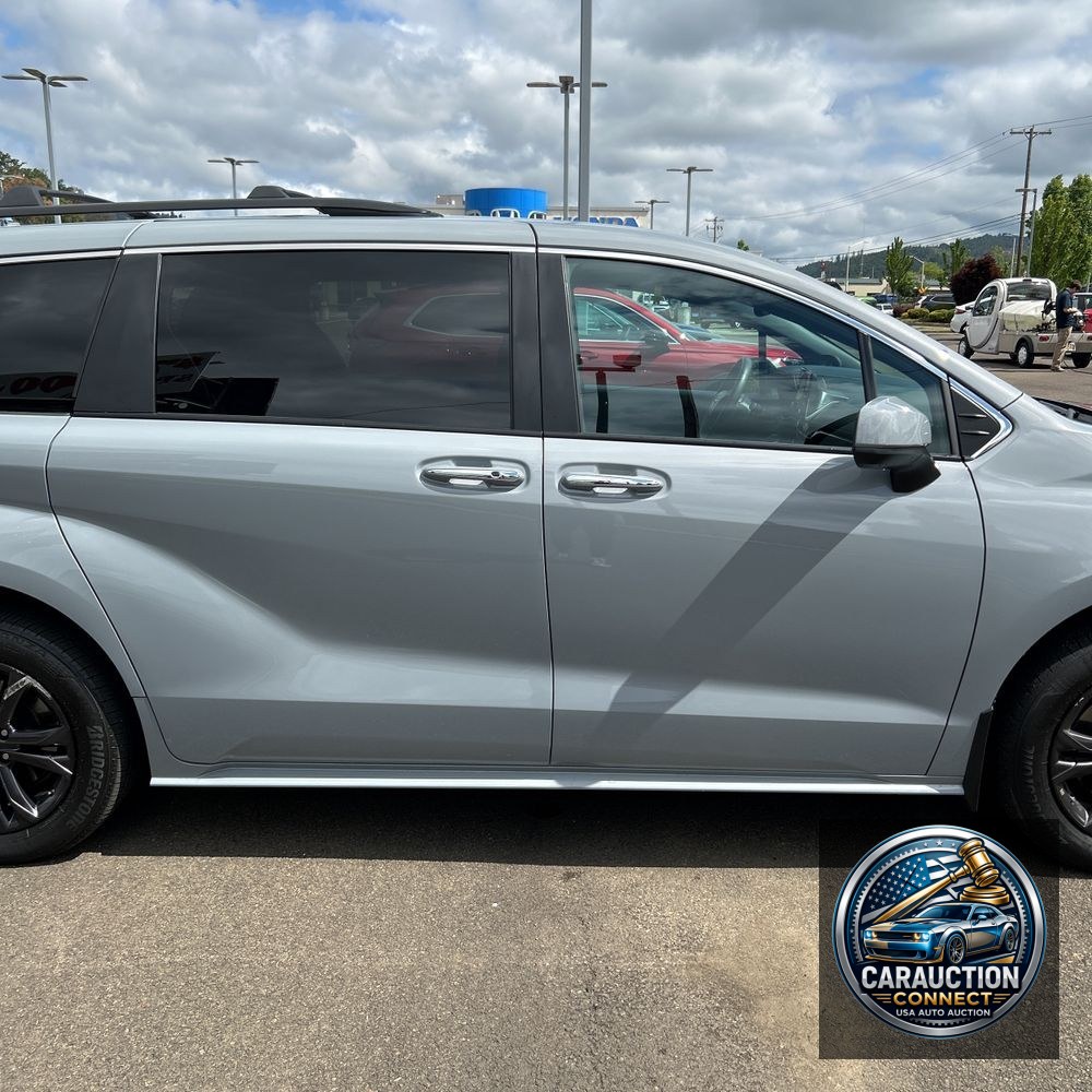2024 Toyota Sienna Woodland Edition