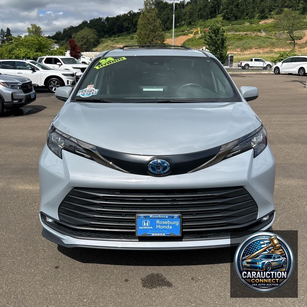 2024 Toyota Sienna Woodland Edition