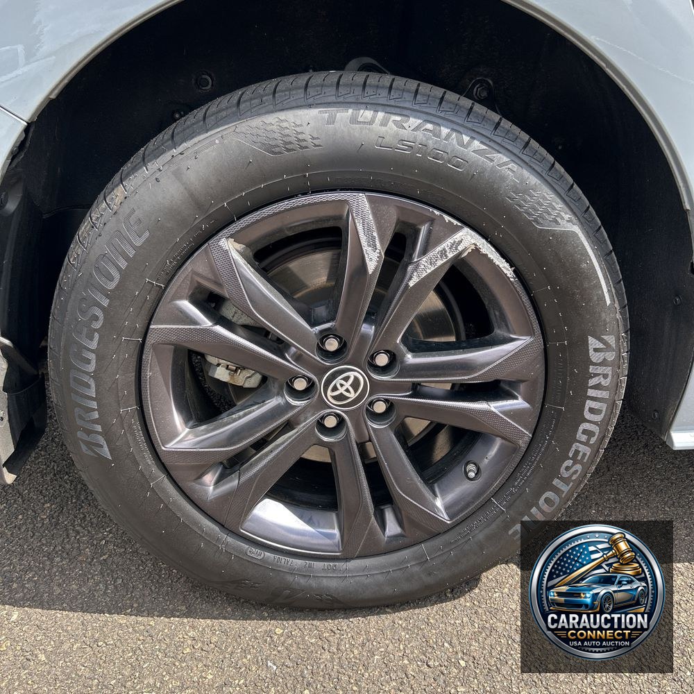 2024 Toyota Sienna Woodland Edition