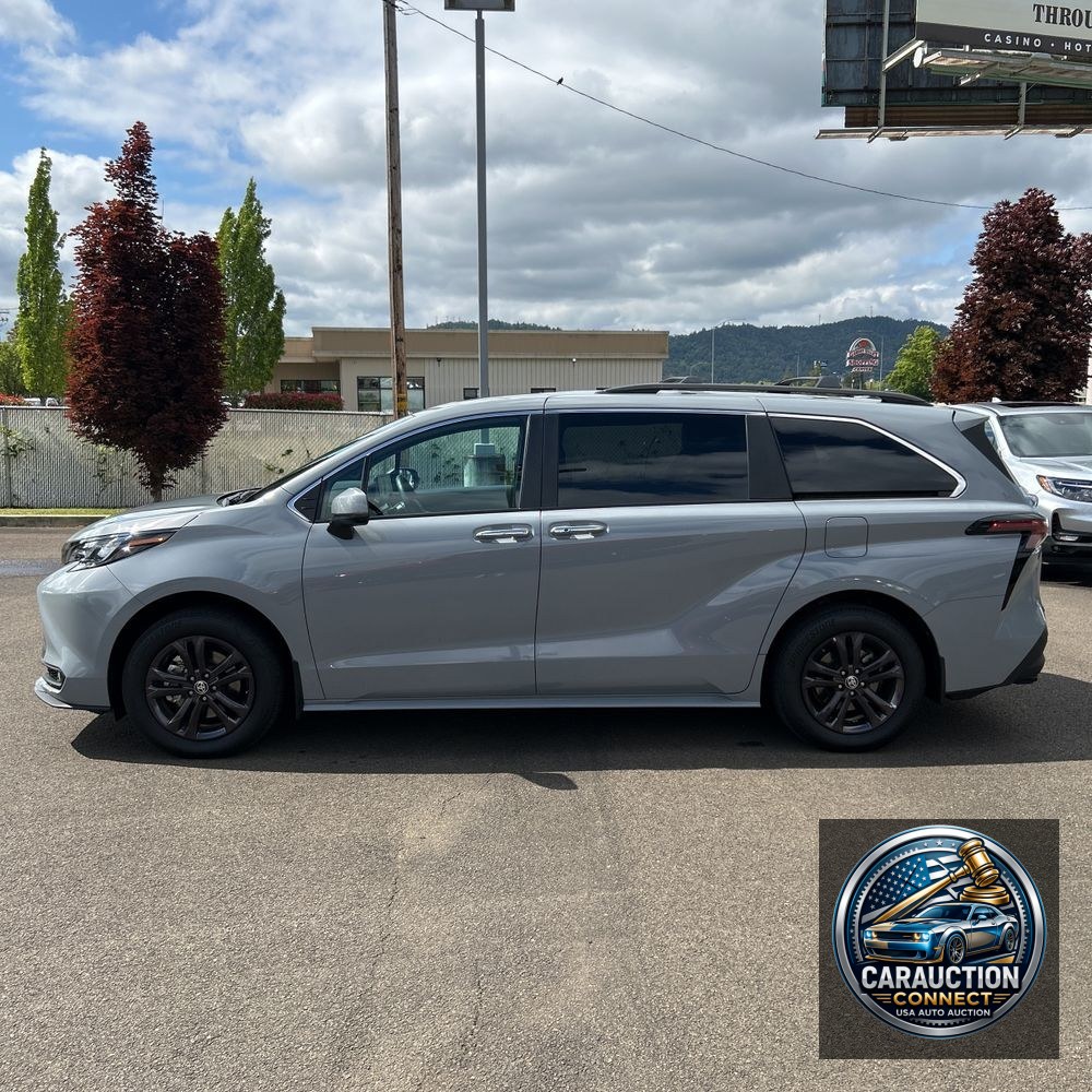 2024 Toyota Sienna Woodland Edition