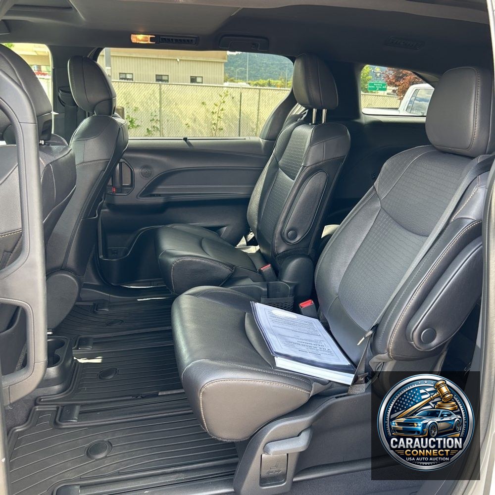 2024 Toyota Sienna Woodland Edition