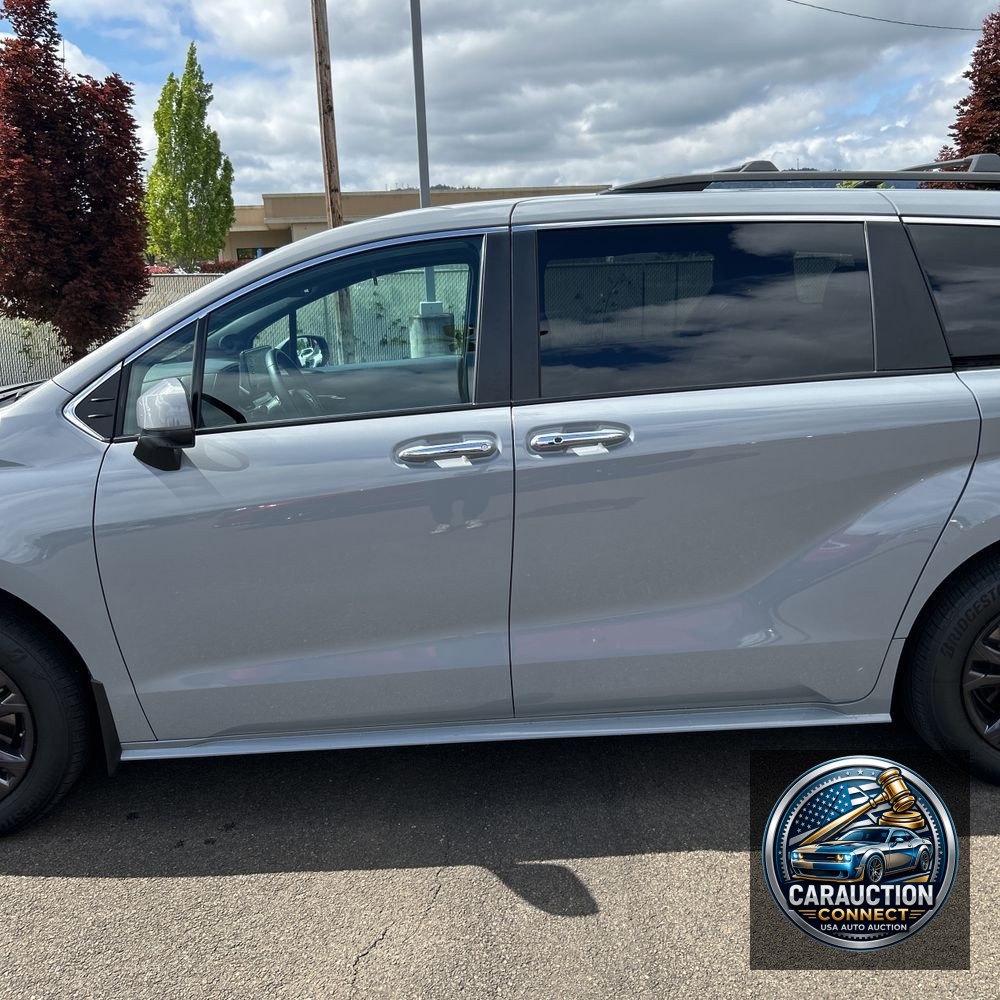 2024 Toyota Sienna Woodland Edition