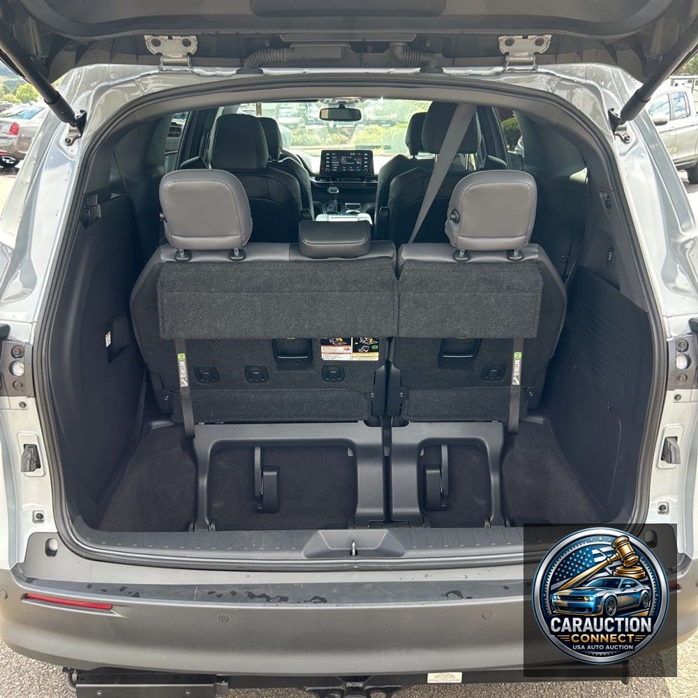2024 Toyota Sienna Woodland Edition