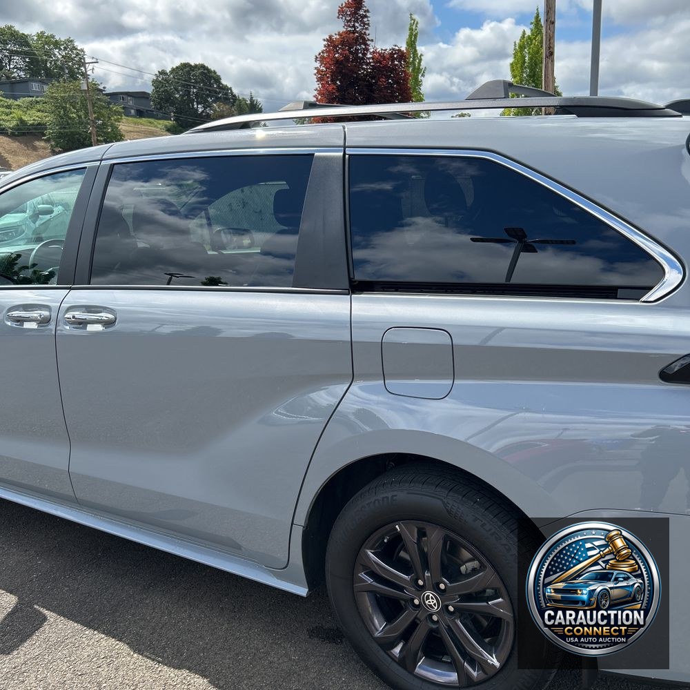 2024 Toyota Sienna Woodland Edition