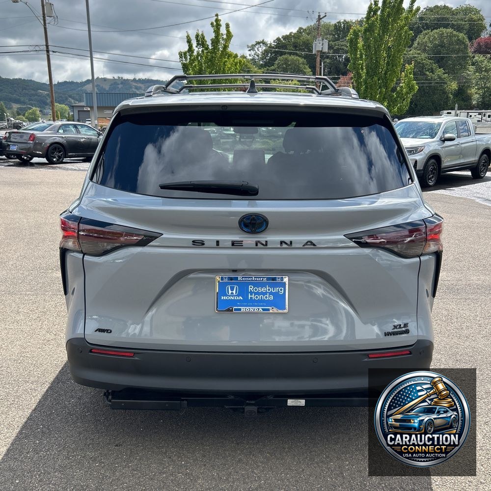 2024 Toyota Sienna Woodland Edition
