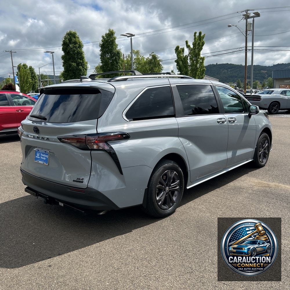 2024 Toyota Sienna Woodland Edition