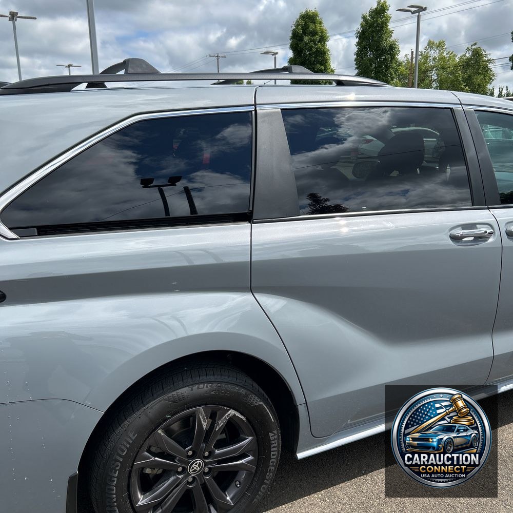 2024 Toyota Sienna Woodland Edition