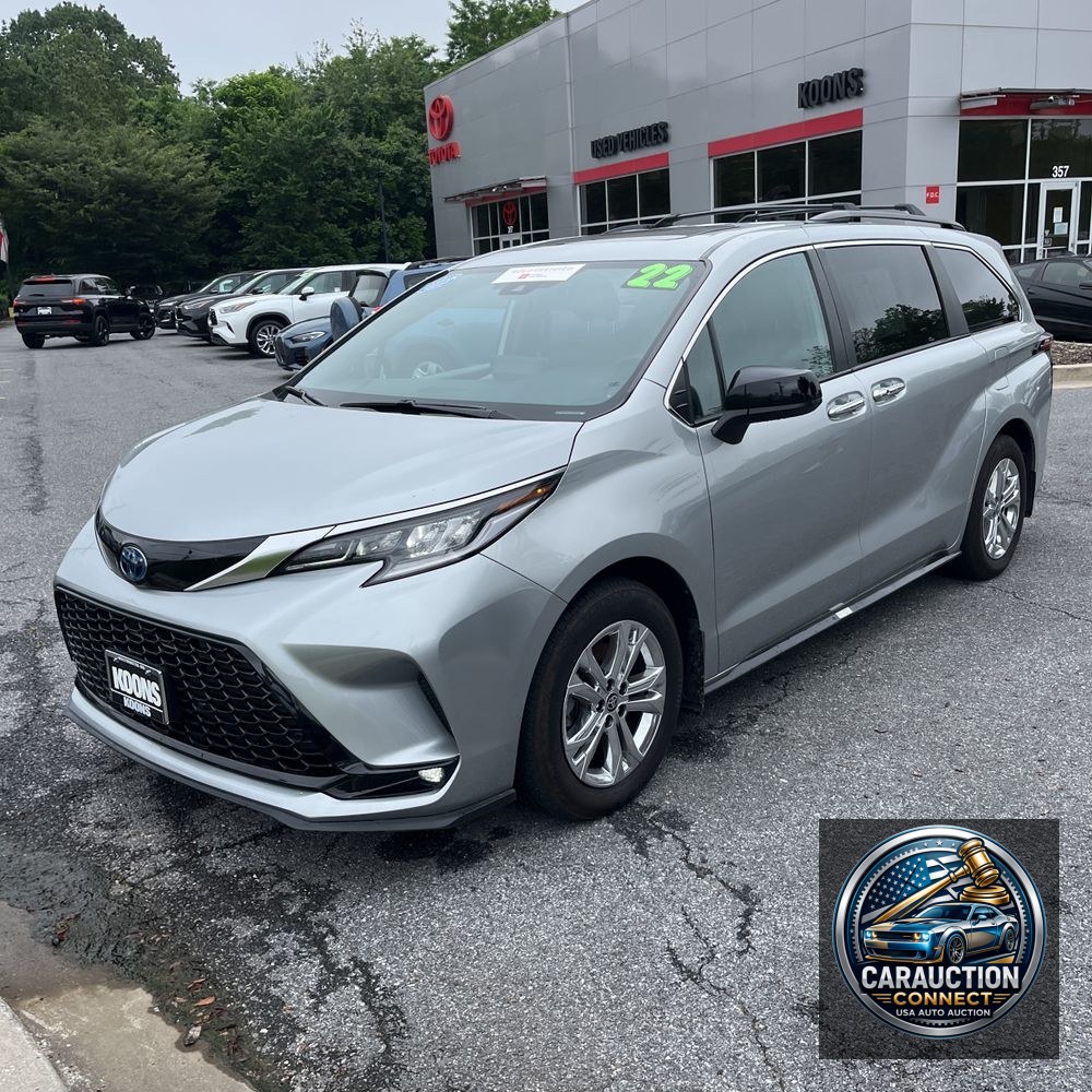 2022 Toyota Sienna XSE 7-Passenger