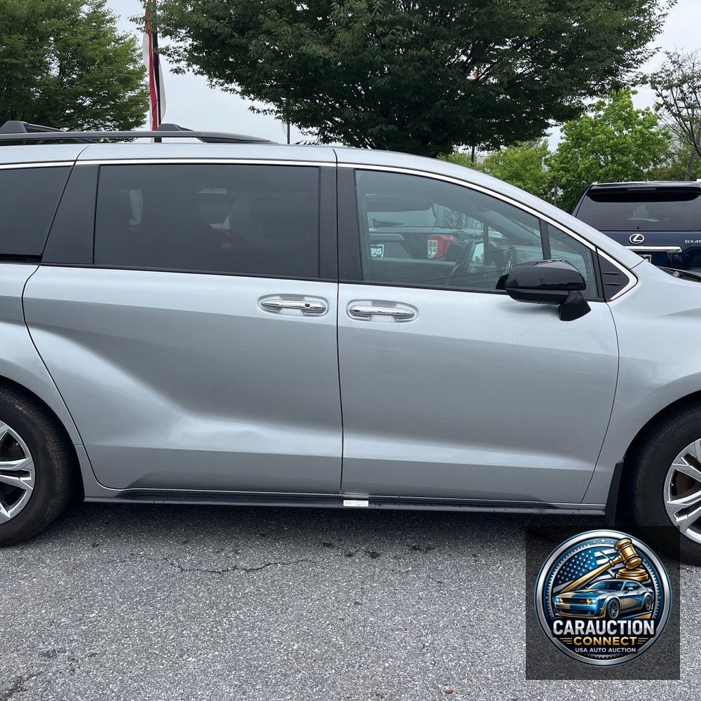 2022 Toyota Sienna XSE 7-Passenger