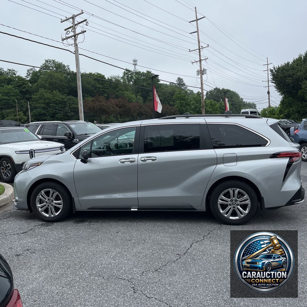 2022 Toyota Sienna XSE 7-Passenger