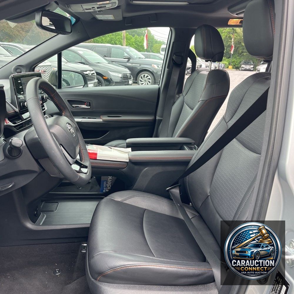 2022 Toyota Sienna XSE 7-Passenger