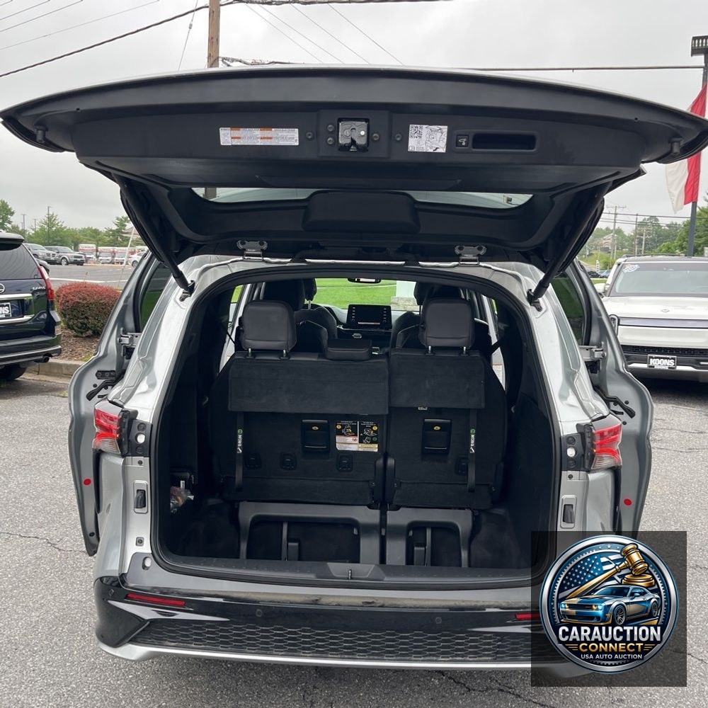 2022 Toyota Sienna XSE 7-Passenger