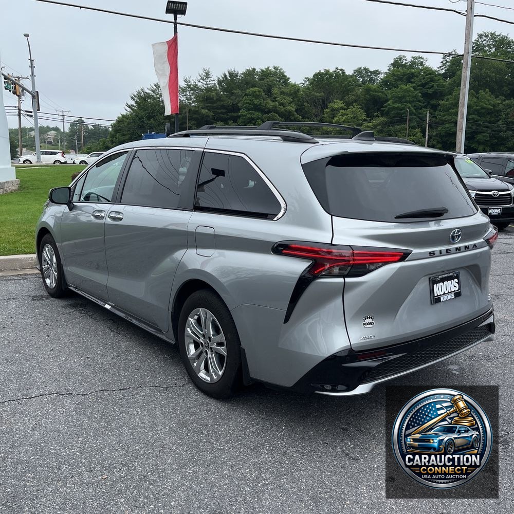 2022 Toyota Sienna XSE 7-Passenger